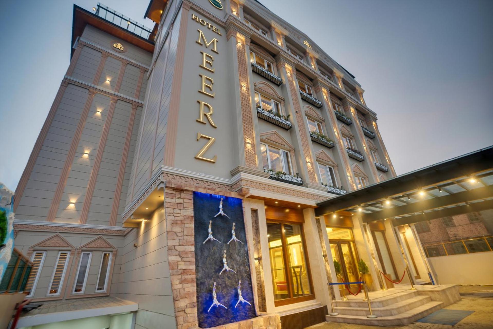 Hotel Meerz Srīnagar Exterior foto